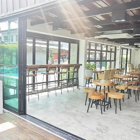 Stay Here Hostel Chiang Mai Exterior photo